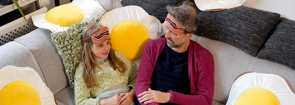 Die Kuscheligen Spiegeleier aus Stoff von Aufschnitt Berlin sind ein witziges Geschenk für Eierliebhaber.