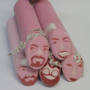 Aufschnitt-gesichtswurste-facesausage-Geschenkidee-Wurstkissen